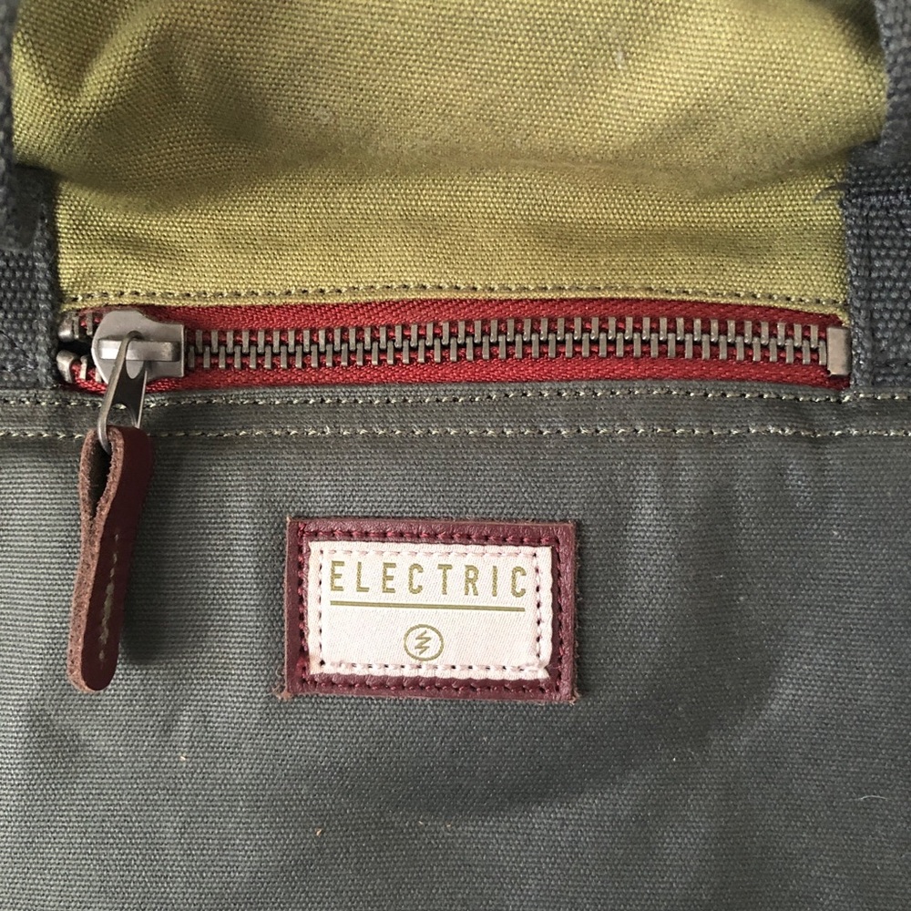 Electric Laptop bag olive green holds 15 inch laptop brand new with tags NWT - Picture 4 of 16